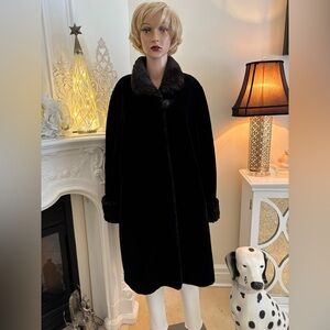 Luxurious Black Teddy Jacket with Fur Trim